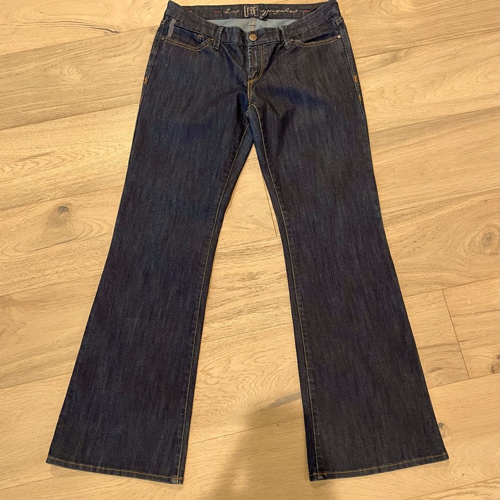 EUC !iT denim size 31 with some stretch dark wash flares